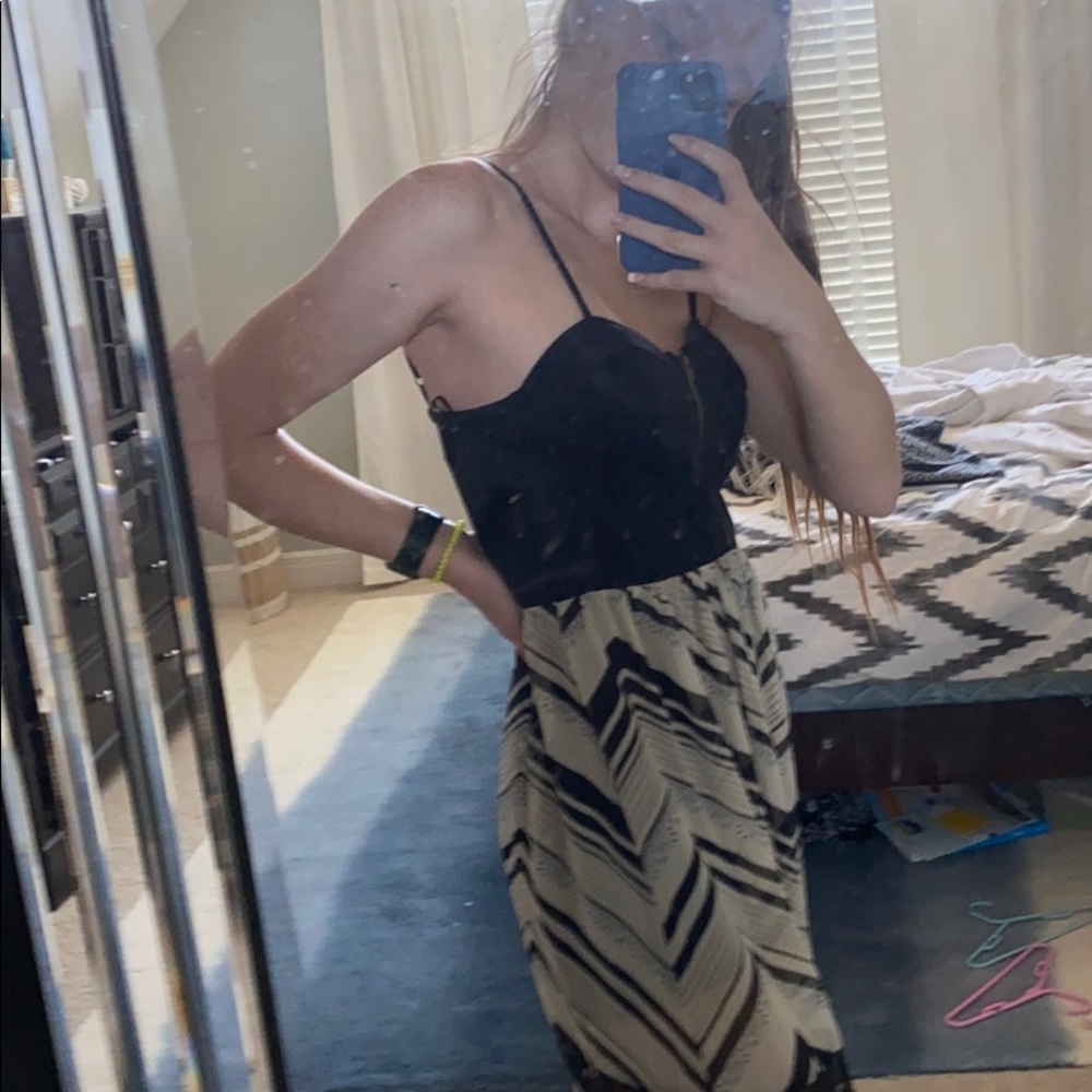 Long Pattern Dress - Picture 3 of 6